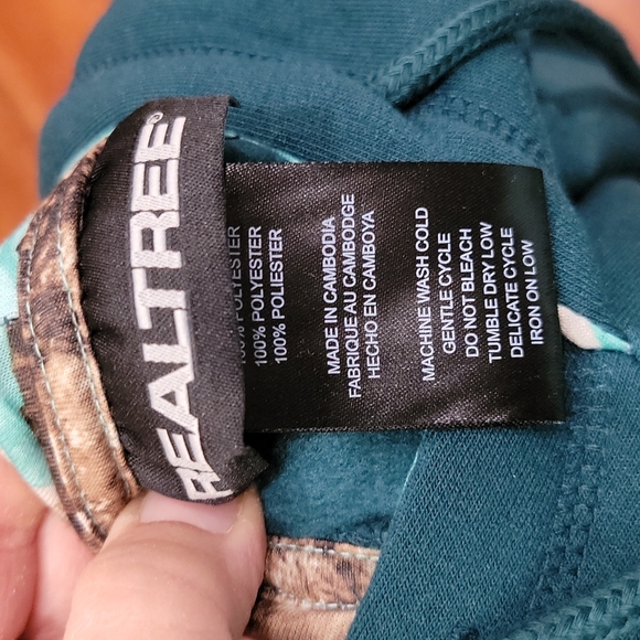 NWT Realtree camo hoodie - Picture 11 of 11